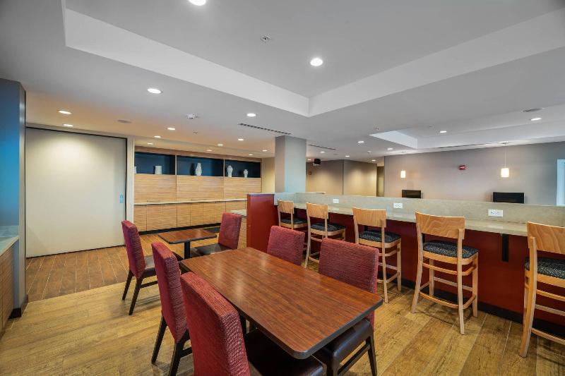 Towneplace Suites By Marriott Milwaukee Oak Creek image