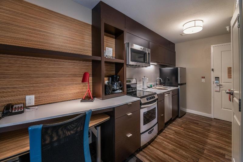 Towneplace Suites By Marriott Milwaukee Oak Creek image