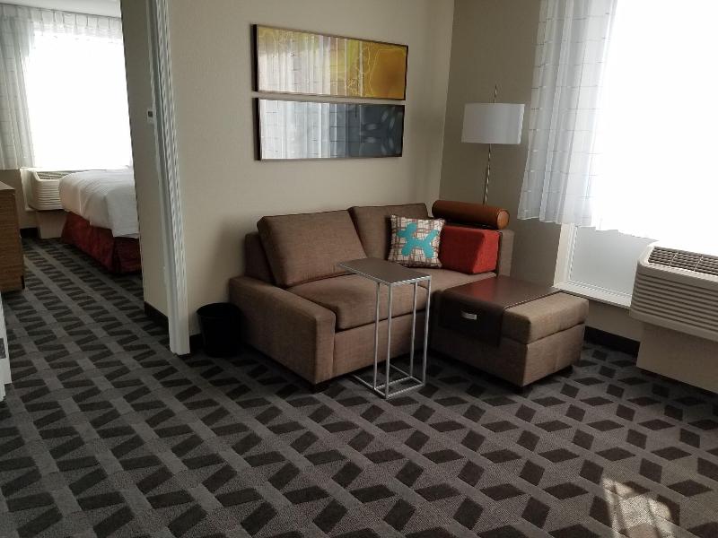 Towneplace Suites By Marriott Milwaukee Oak Creek image