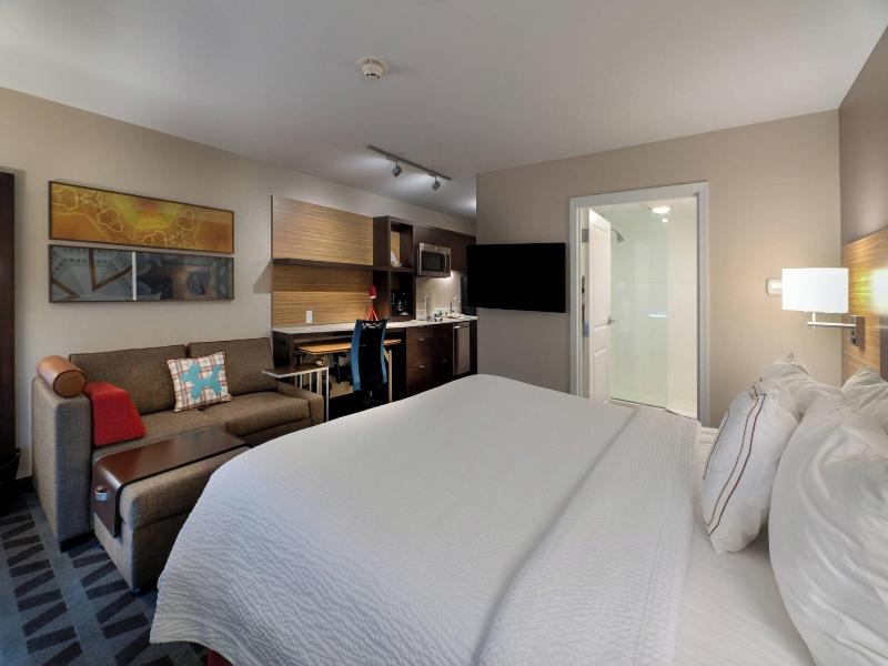 Towneplace Suites By Marriott Milwaukee Oak Creek image