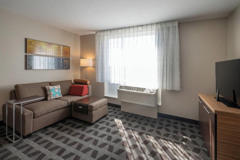 Towneplace Suites By Marriott Milwaukee Oak Creek image