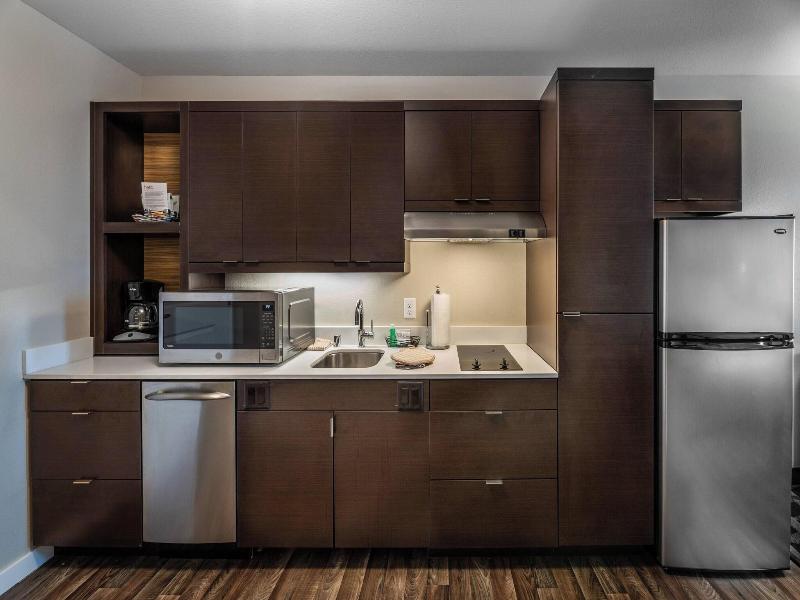 Towneplace Suites By Marriott Milwaukee Oak Creek image