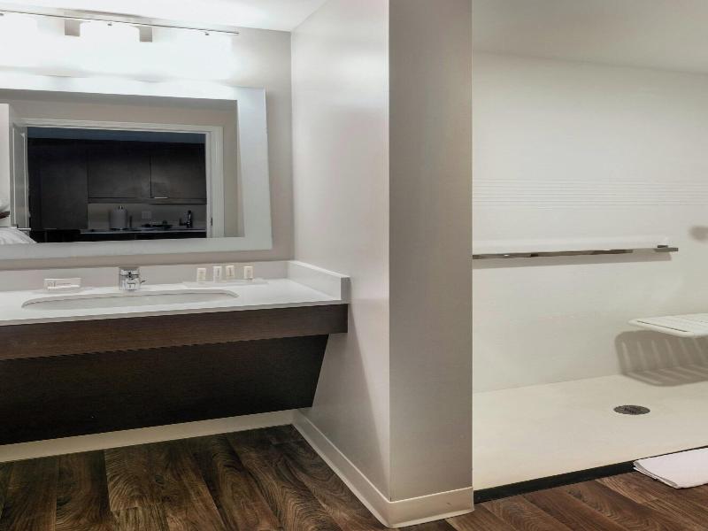 Towneplace Suites By Marriott Milwaukee Oak Creek image