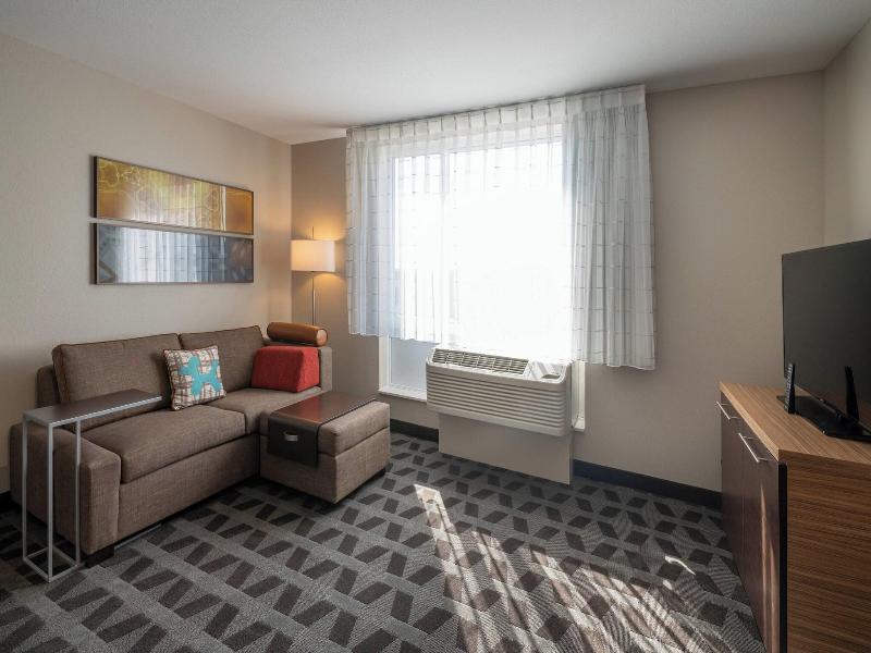 Towneplace Suites By Marriott Milwaukee Oak Creek image