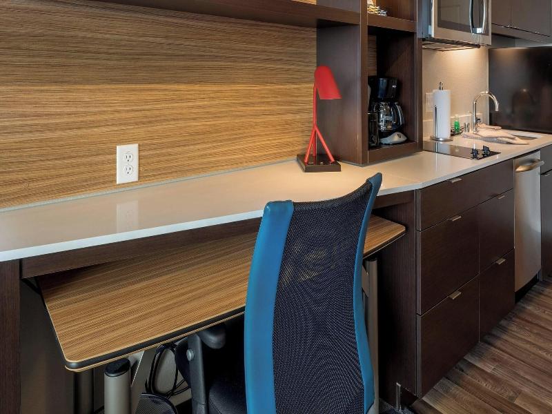 Towneplace Suites By Marriott Milwaukee Oak Creek image