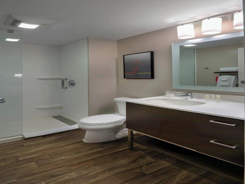 Towneplace Suites By Marriott Milwaukee Oak Creek image