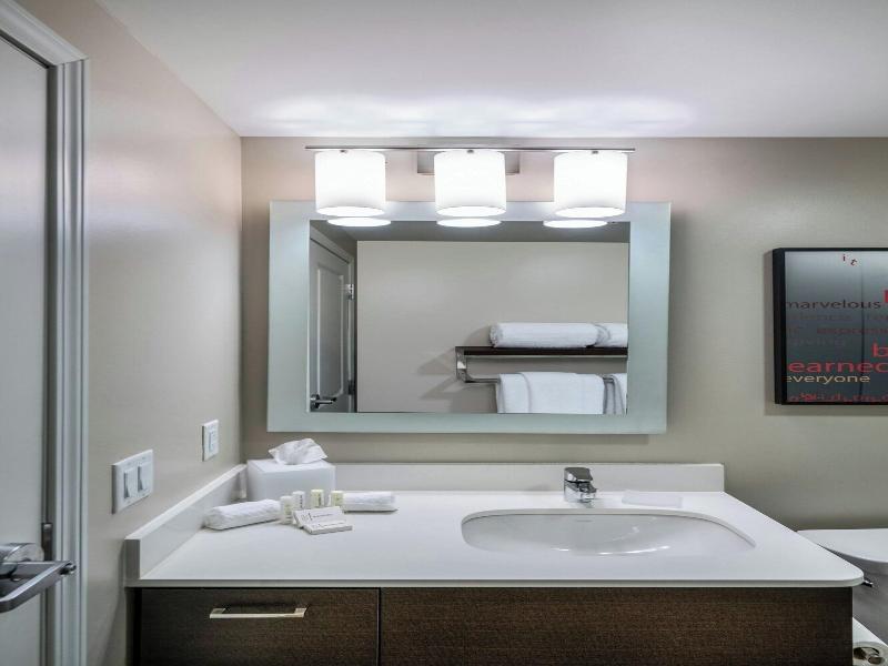 Towneplace Suites By Marriott Milwaukee Oak Creek image