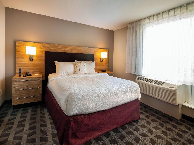 Towneplace Suites By Marriott Milwaukee Oak Creek image