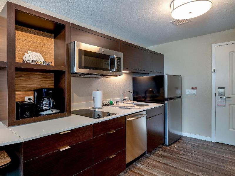 Towneplace Suites By Marriott Milwaukee Oak Creek image