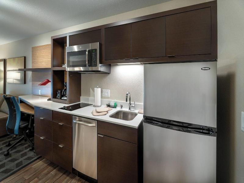 Towneplace Suites By Marriott Milwaukee Oak Creek image