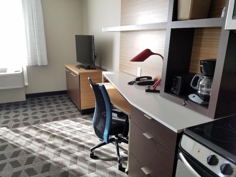 Towneplace Suites By Marriott Milwaukee Oak Creek image