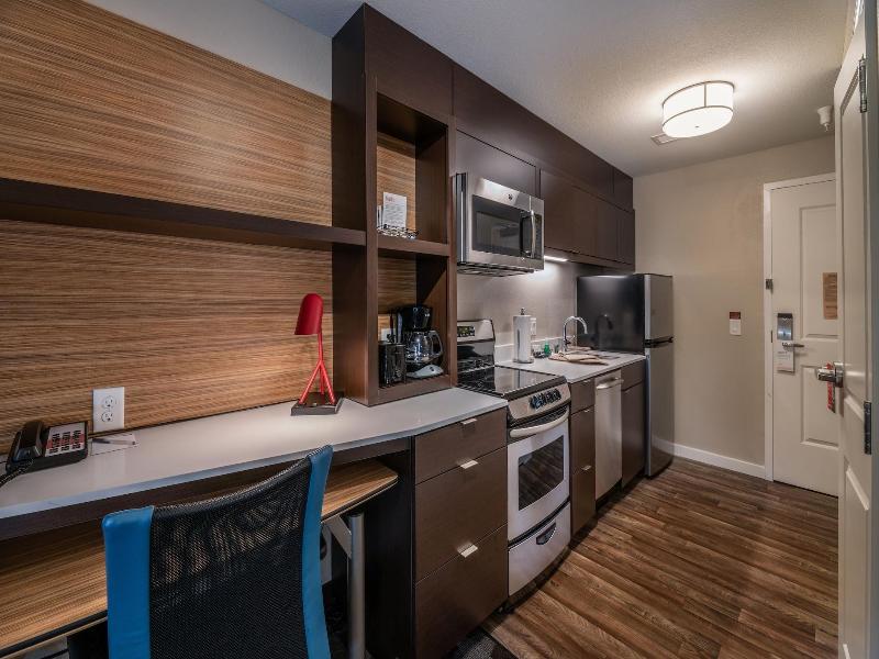 Towneplace Suites By Marriott Milwaukee Oak Creek image