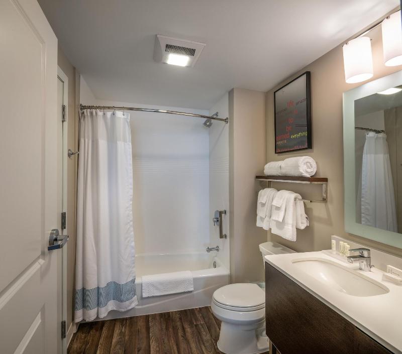 Towneplace Suites By Marriott Milwaukee Oak Creek image