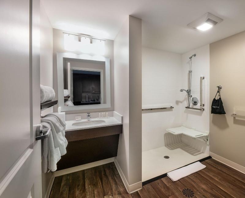 Towneplace Suites By Marriott Milwaukee Oak Creek image