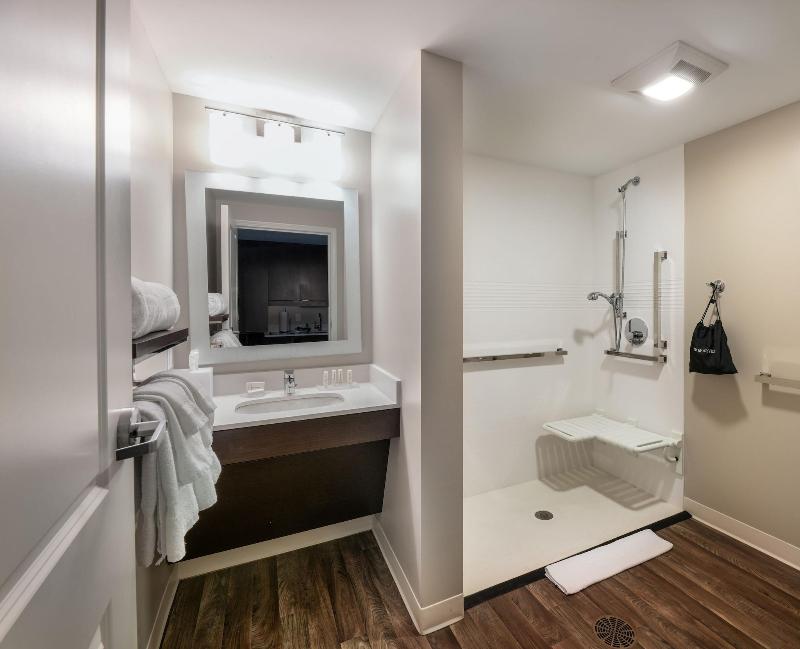 Towneplace Suites By Marriott Milwaukee Oak Creek image
