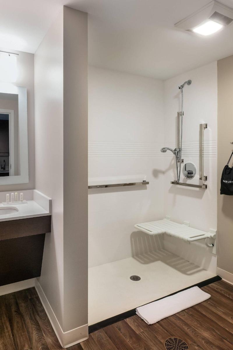 Towneplace Suites By Marriott Milwaukee Oak Creek image