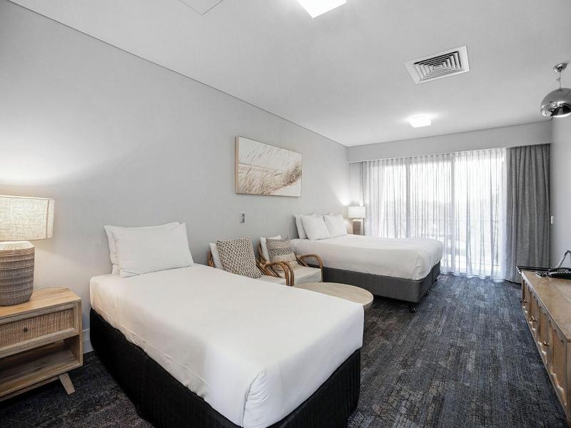 City Golf Club Motel image