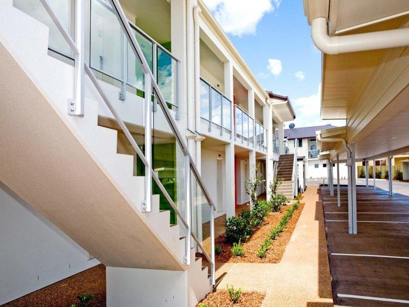 City Golf Club Motel image