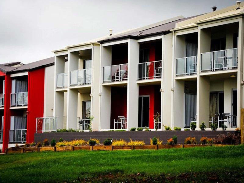 City Golf Club Motel image