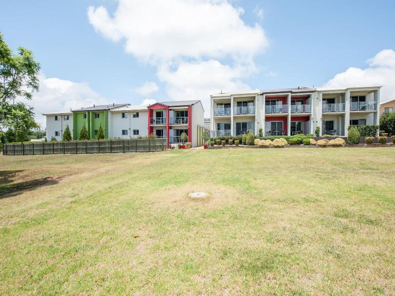 City Golf Club Motel image