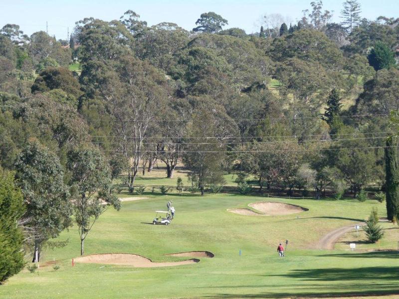 City Golf Club Motel image
