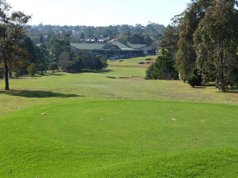 City Golf Club Motel image