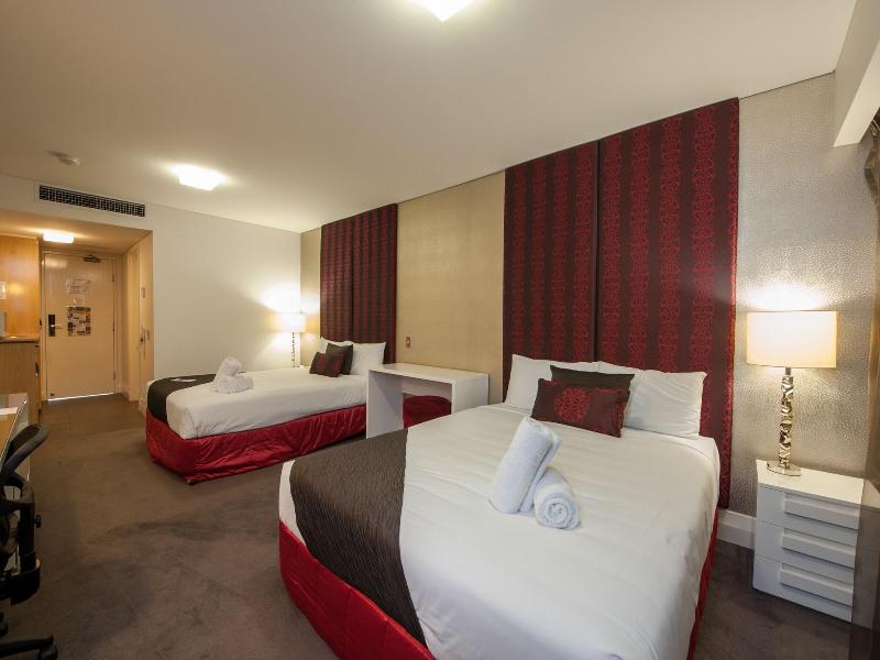 City Golf Club Motel image