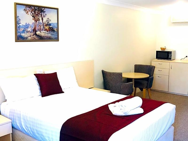 Overlander Motor Lodge Pty Ltd image