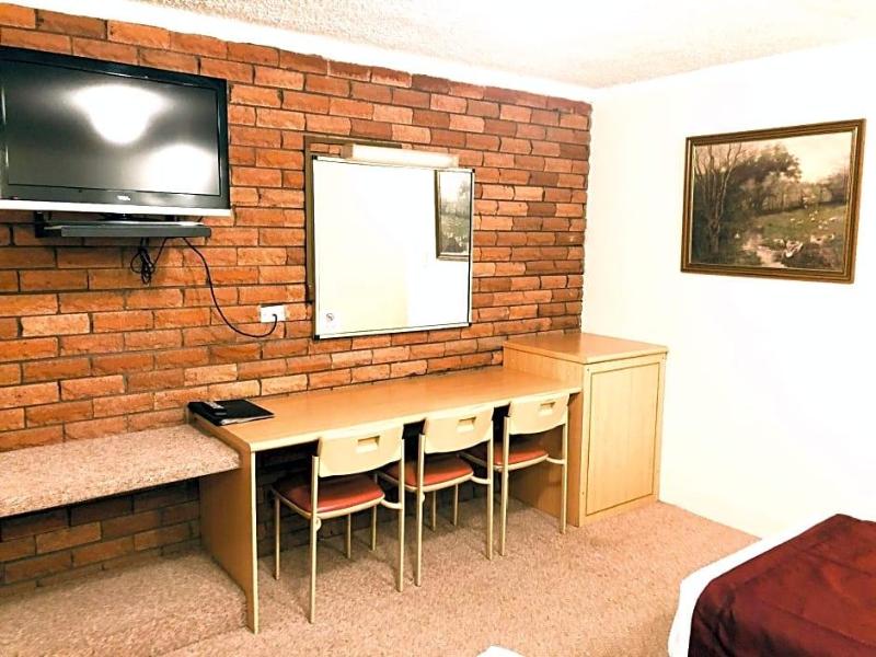 Overlander Motor Lodge Pty Ltd image