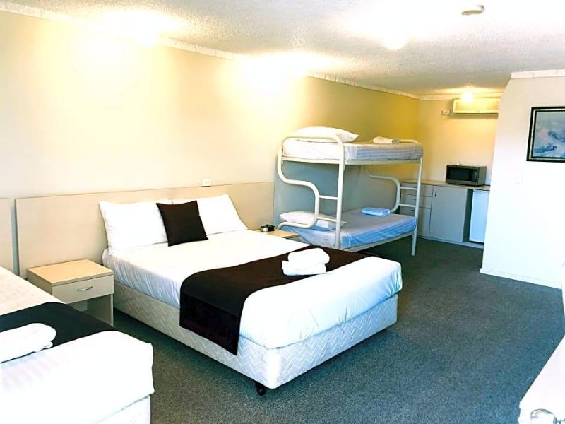 Overlander Motor Lodge Pty Ltd image