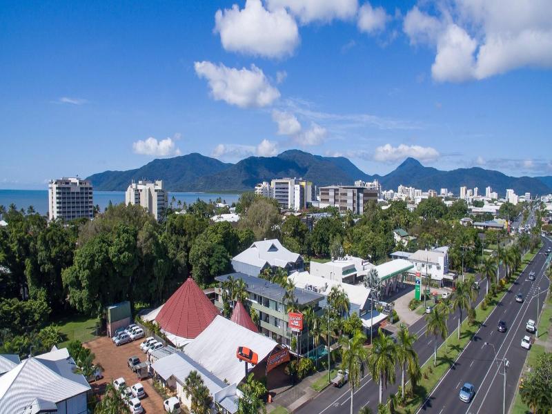 Cairns Holiday Lodge image