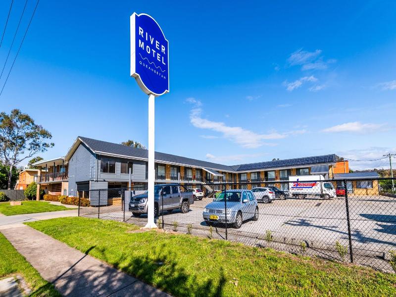 Leagues Motel image
