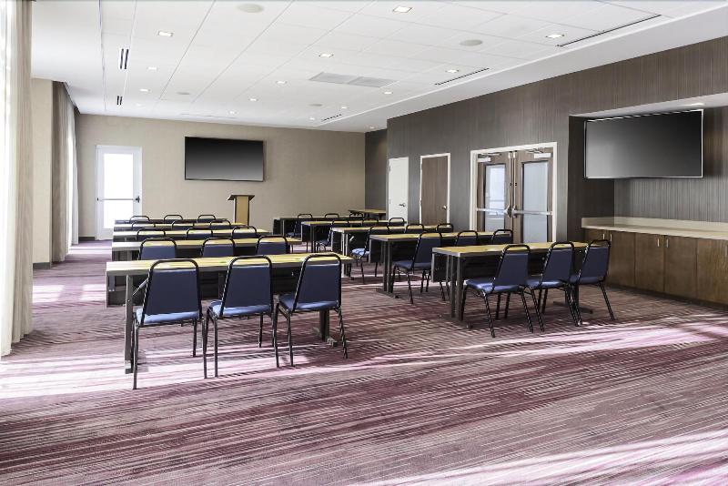 Courtyard By Marriott Indianapolis West Speedway image