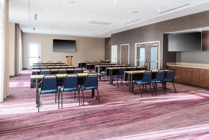 Courtyard By Marriott Indianapolis West Speedway image