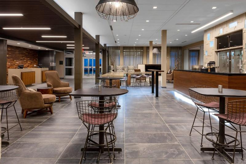 Courtyard By Marriott Indianapolis West Speedway image