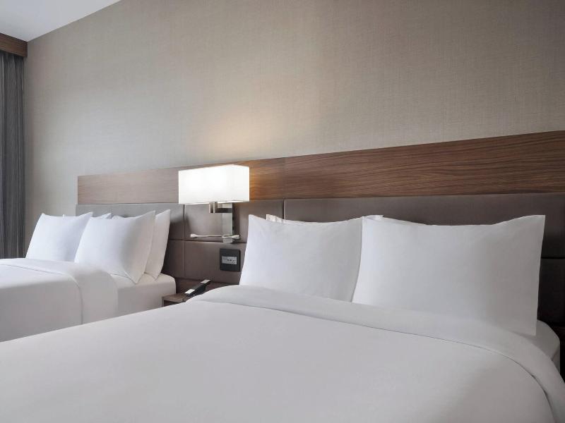 Ac Hotel By Marriott Louisville Downtown image