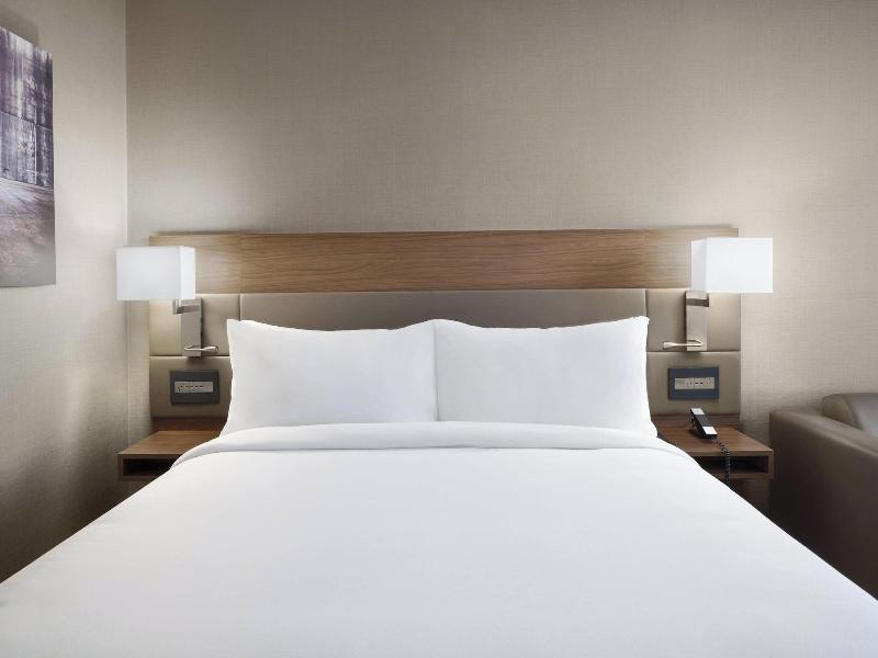 Ac Hotel By Marriott Louisville Downtown image