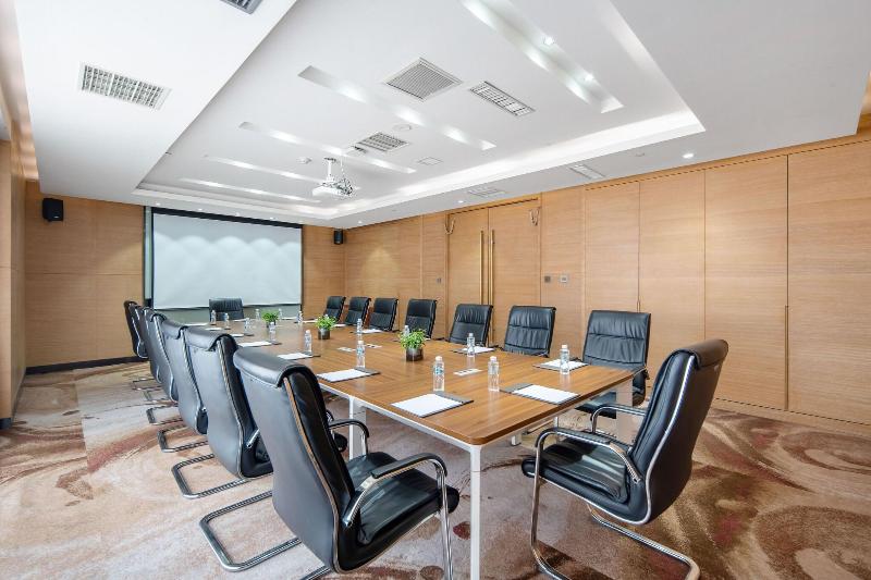 Novotel Huashan image