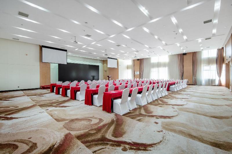 Novotel Huashan image