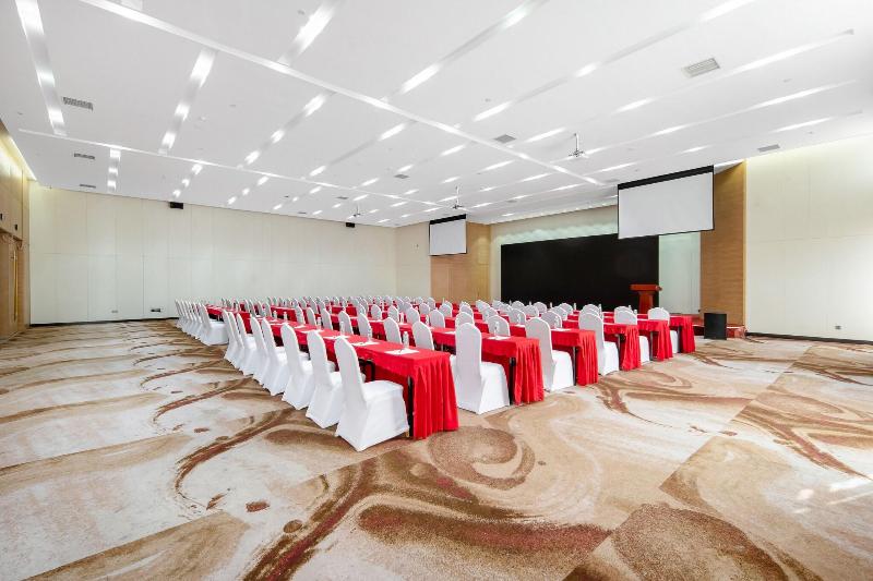 Novotel Huashan image