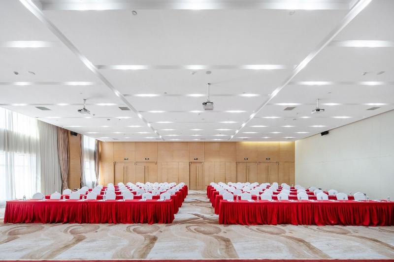 Novotel Huashan image