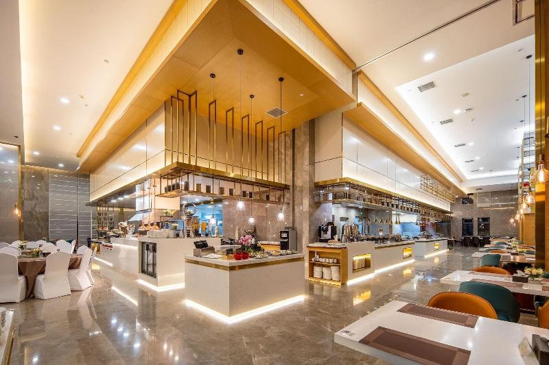 Novotel Huashan image 2