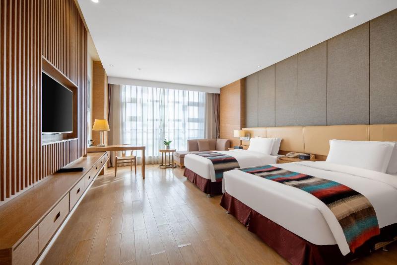 Novotel Huashan image