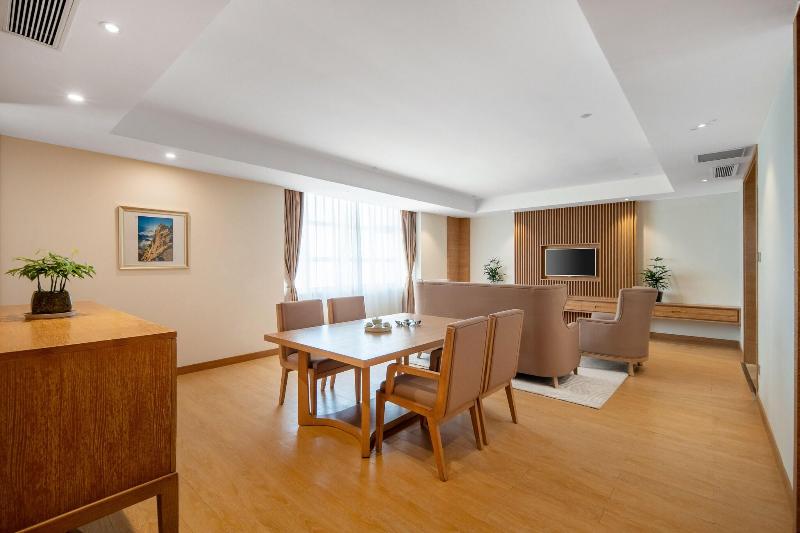 Novotel Huashan image