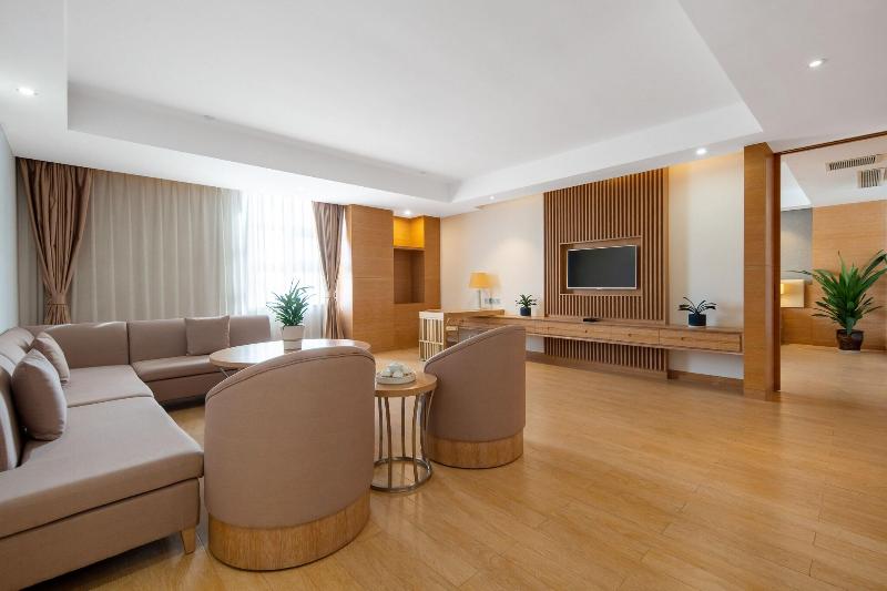 Novotel Huashan image