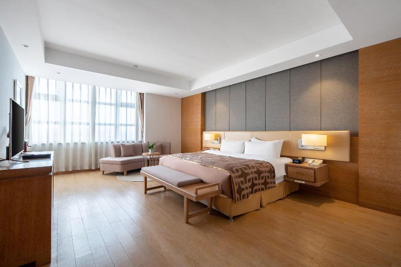 Novotel Huashan image