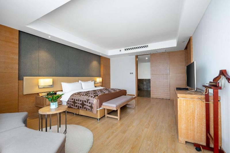 Novotel Huashan image