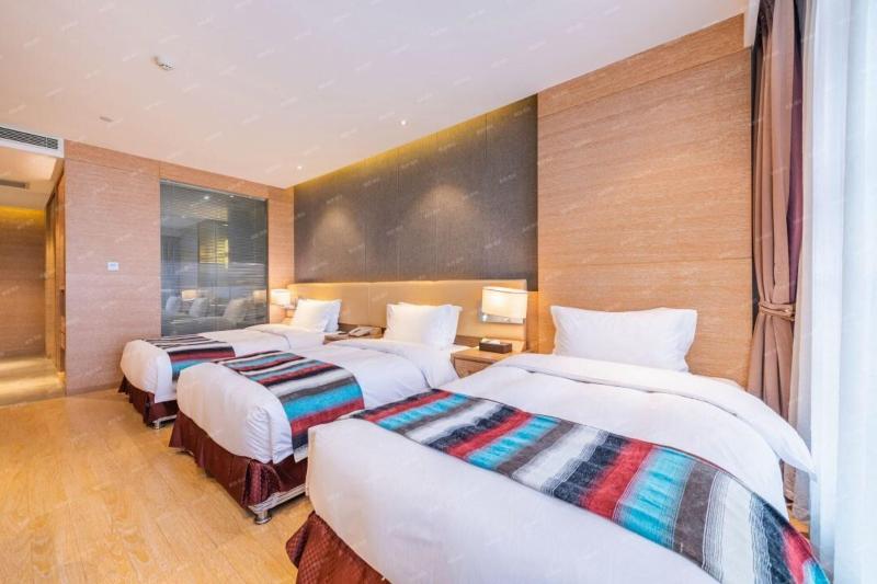 Novotel Huashan image