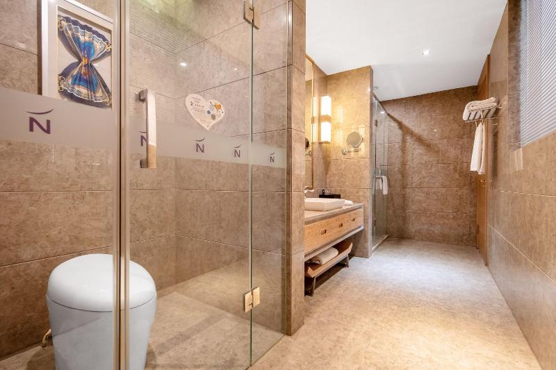 Novotel Huashan image