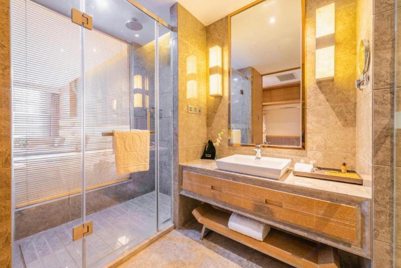 Novotel Huashan image